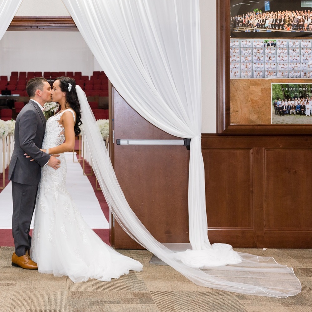 Brand new ivory wedding veil